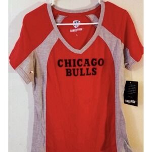 CHICAGO BULLS - NBA Women's‎ Hands High Vneck TShirt-Large-New w/Tags